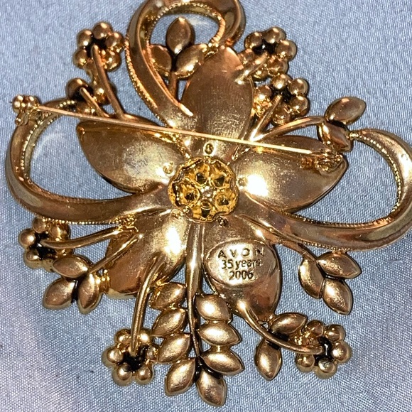 Vintage AvonFloral Brooch with Red and Gold Accents - Picture 4 of 5